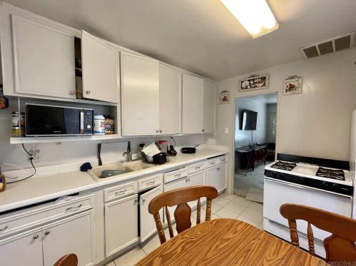 3562-64 Clairemont Mesa Blvd, San Diego, CA 92117
