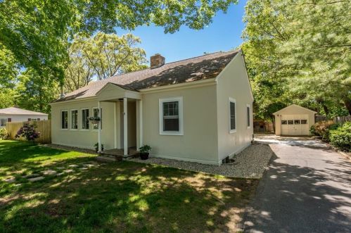 33 Maple Leaf Rd, Burrillville, RI 02826-1655