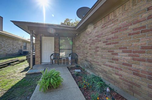 6733 Westcreek Dr, Fort Worth TX  76133-5733 exterior