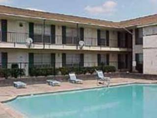 7901 Bellaire Blvd, Houston TX  77036-4801 exterior