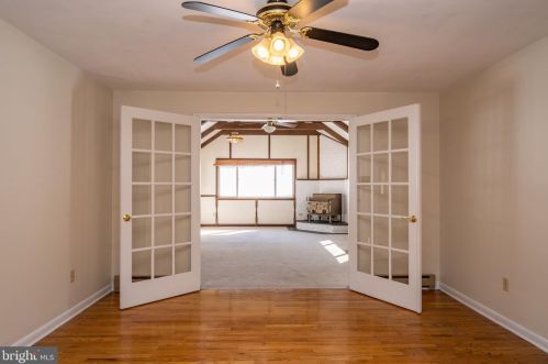 901 Enola Rd, Carlisle PA 17015-9548 exterior