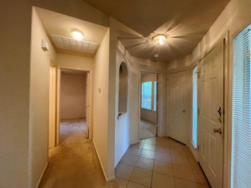 733 Hogan, Uhland TX  78640-5784 exterior