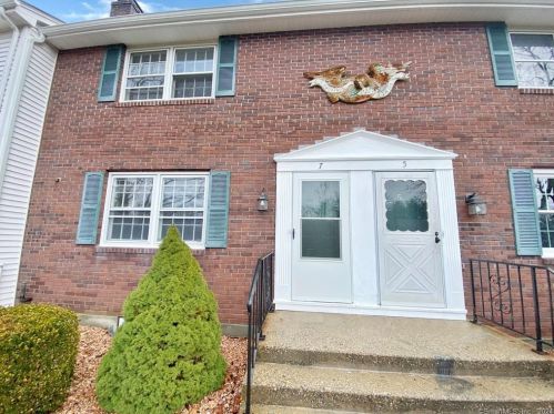7 Boulder Rd, Colchester, CT 06415-2435