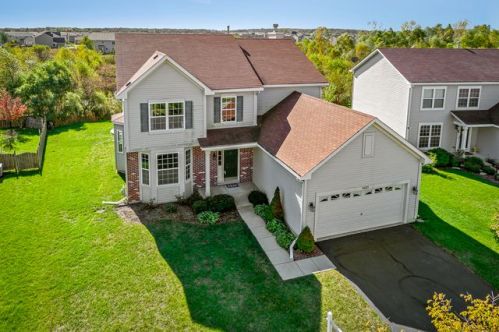 2621 Hennig Rd, Pingree Grove, IL 60140-9096