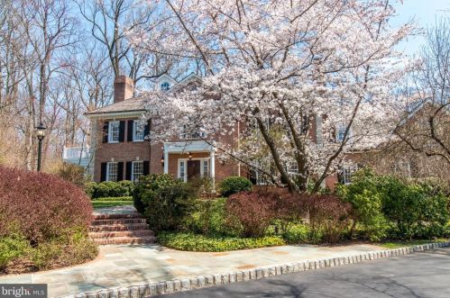 2 Oakridge Ct, Princeton, NJ 08540-1232