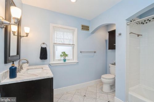 16 Renfrew Ave, Trenton NJ  08618-3334 exterior