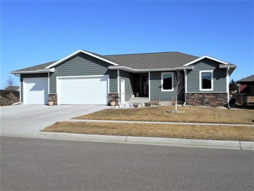 1504 Joseph Cir, Yankton SD  57078 exterior