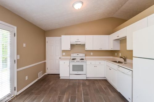 3275 Creekwood Dr, Rex GA  30273-2119 exterior