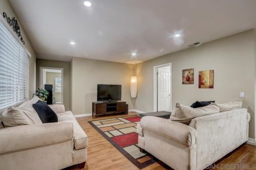 145 El Valle Opulento, Vista CA 92083-7708 exterior