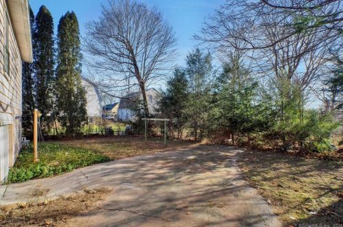 11 Frederick St, Killingly CT  06239-2709 exterior