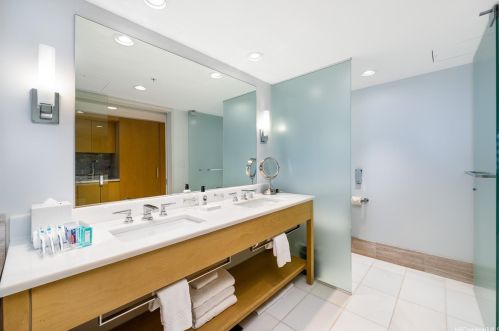 383 Kalaimoku St, Honolulu HI  96815 exterior