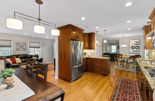 1217 Dogwood Ln, Carol Stream IL  60188-3322 exterior