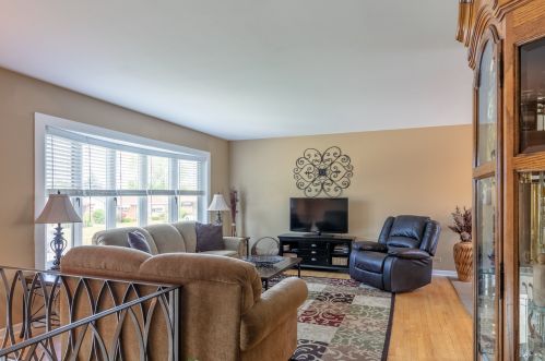 7079 Birchwood Ave, Niles, IL 60714-3733