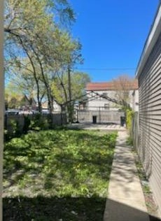 2054 James St, Chicago, IL 60609-5515