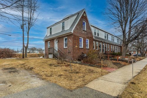 531 Kearsarge Way, Portsmouth, NH 03801-3450