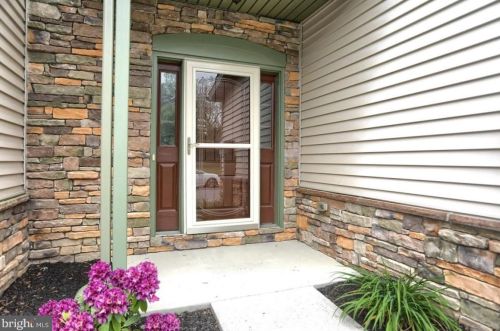155 Lexington Ct, Harrisburg, PA 17112-4948