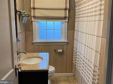 130 Roberts Ave, Tavistock NJ 08033-1319 exterior