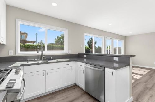 9557 Cambury Dr, Santee, CA 92071-2615