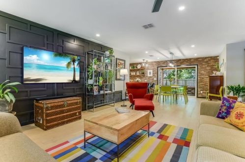 5707 Fairlane Dr, Austin TX  78757-4412 exterior