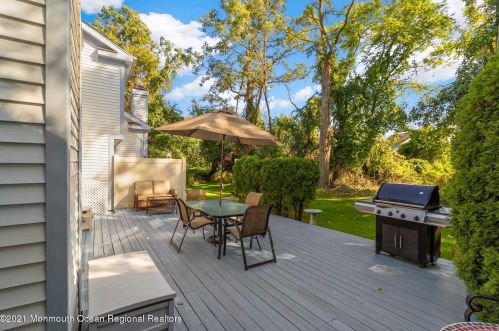 3 Old Orch Ln, Tinton Falls NJ 07712-2570 exterior