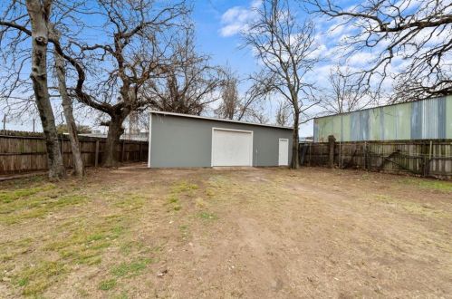 3824 Kimbo Rd, Fort Worth TX 76111-6209 exterior