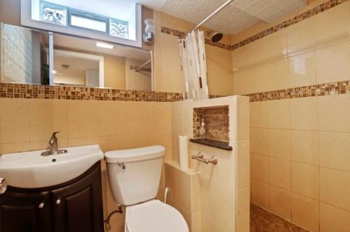 8749 Merrill St, Niles IL  60714-1922 exterior