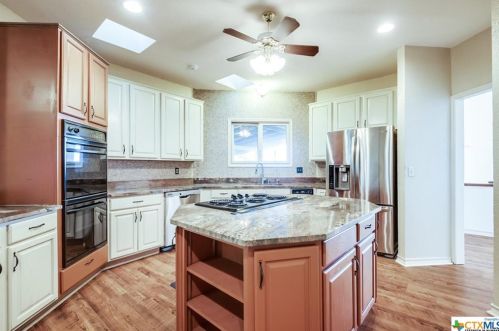 180 Elm Vly Dr, Spring Branch TX 78163-1821 exterior