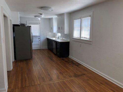 207 39th St, Austin TX  78751-5030 exterior