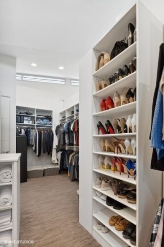 11300 79th St, Willowbrook IL  60527-5107 exterior