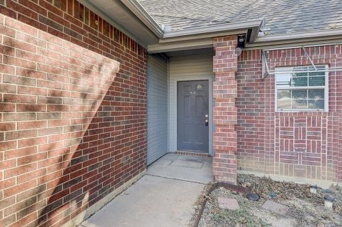 5187 Meadow Ct, Fort Worth TX  76112-3865 exterior