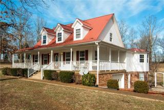 1129 Lewis Rd, Burns, TN 37029-5650