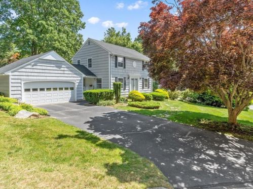 24 Old Lyme Dr, Warwick, RI 02886-9519