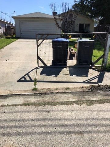 22359 Arnott Dr, Sharon, CA 93610-9423