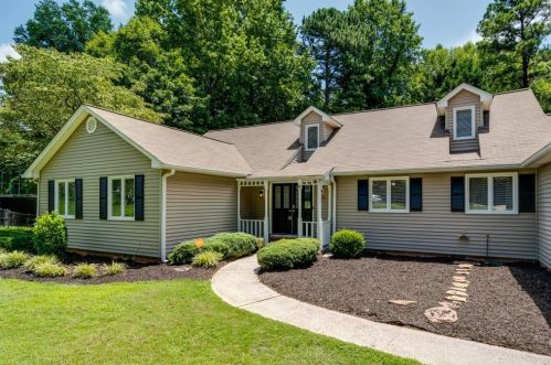 2438 Williamsdowns Cir, Lithonia, GA 30078-2346