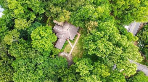 152 Burdette Rd, Atlanta GA  30327-4804 exterior