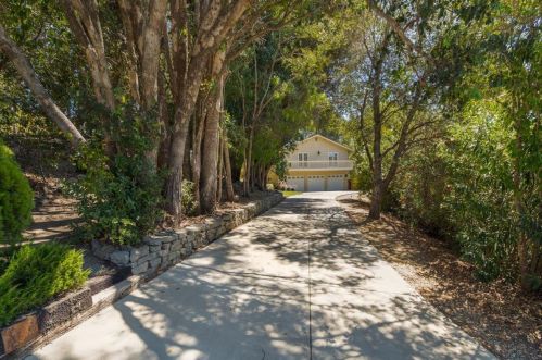 8320 El Matador Dr, Gilroy, CA 95020-9490