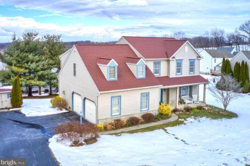 75 Meadow Hill Dr, York, PA 17402-8516