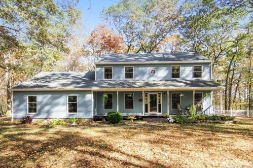 4 Tiffany Ct, East Hampton, CT 06424-1931
