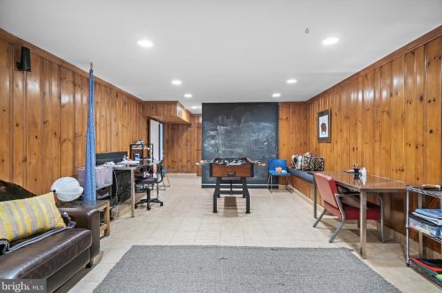 69 Laurel Rd, Princeton NJ 08540-2708 exterior