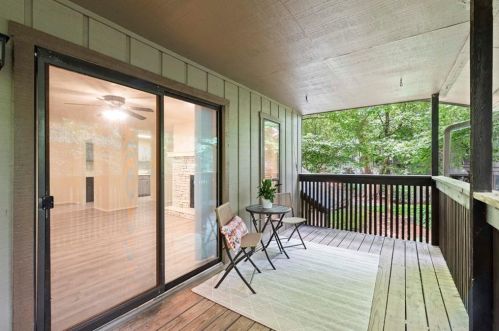 1004 Cumberland Ct, Smyrna GA  30080-8654 exterior