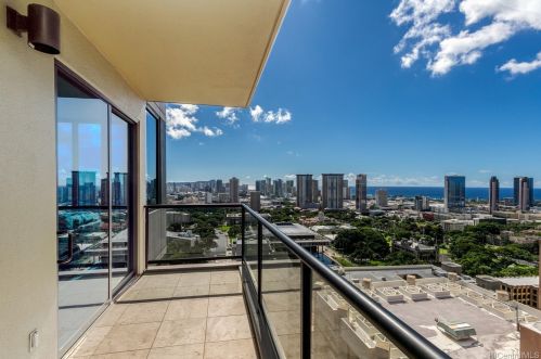1198 Bishop St, Honolulu, HI 96813-3300