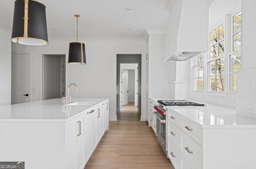 695 Moores Mill Rd, Atlanta GA  30327-0015 exterior