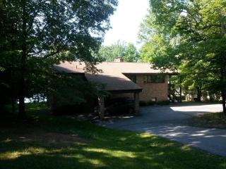124 Walton Dr, Scruggs, VA 24121-2029