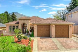 2700 Montara Dr, Medford, OR 97504-2136