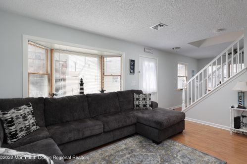 110 Brooks Rd, Lavallette NJ  08735-3227 exterior