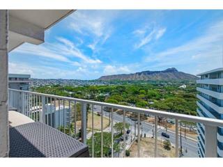 2575 Kuhio Ave, Honolulu HI  96815-3971 exterior