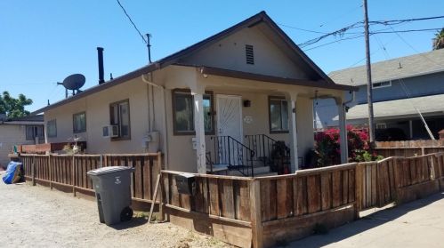 148 8th St, Gilroy, CA 95020-6469