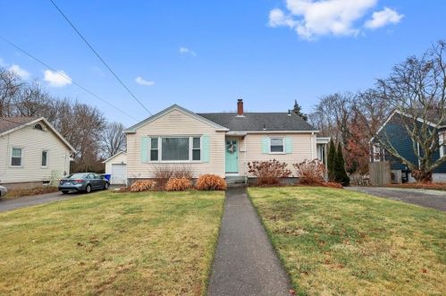 89 Wells St, Westerly RI  02891-2903 exterior