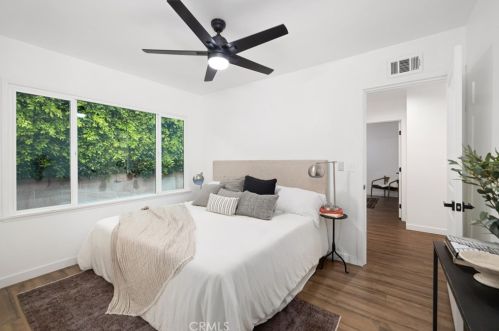 11609 Atkinson Ave, Hawthorne CA  90250-1827 exterior