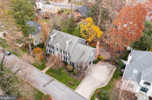 3 Kings Ln, Tavistock NJ 08033-1230 exterior